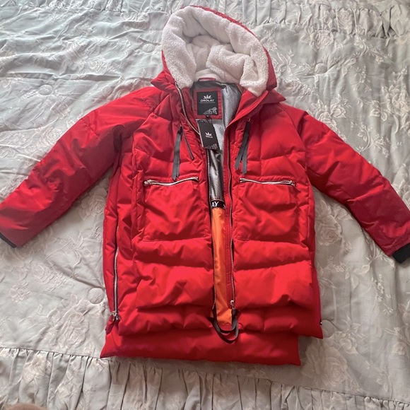 RED ORALAY WINTER COAT - Picture 1 of 7